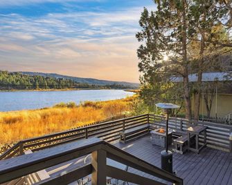 Viewtopia by Avantstay Lakefront Views Hot Tub - Big Bear