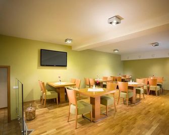 Vinarství a Penzion U Vrbu - Hustopeče - Restaurant