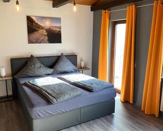 Ferienweingut Peter-Jos. Hauth - Bernkastel-Kues - Schlafzimmer