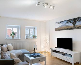 Alsfelder Wein-Suite - Alsfeld - Wohnzimmer