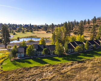 Running Y Resort - Klamath Falls - Building