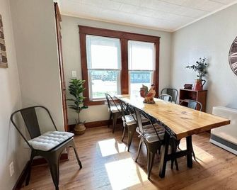3 beds in Gorham direct trail access - Gorham - Salle à manger