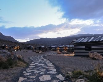Sama Heights Resort Jebel Shams - Dāḩiz - Building