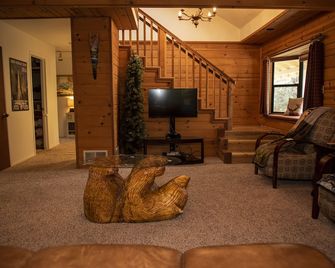 Grace Oaks Mariposa Yosemite Vacation Rental Retreat - Mariposa - Wohnzimmer