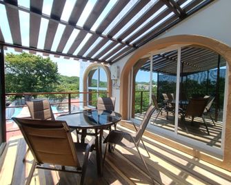 Palmas de Chahue - La Crucecita - Balcón