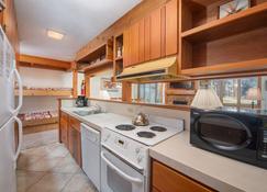 JHRL - Buckwheat 1814 - First floor Aspens condo, walk to market and bus stop - Wilson - Cocina