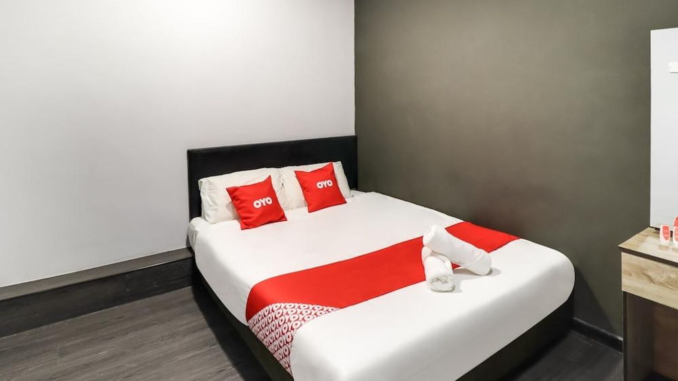 OYO 89381 Moonnight Hotel