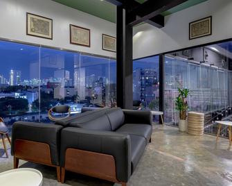 Draper Startup House for Entrepreneurs - Hostel - Makati - Lobby