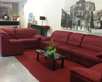 Hotel Pineta - Cagli - Sala de estar