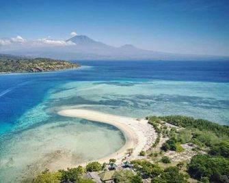 Batu Ampar Menjangan - Gerokgak - Beach