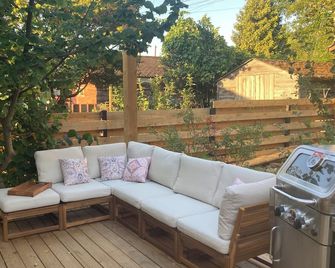 Natural Nook by Nelson lakeside park. Downtown walkable and pet friendly! - Nelson - Pátio