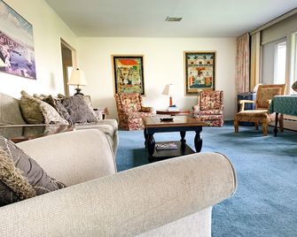 Douglaston Salmon Run - River Lodge - Pulaski - Huiskamer