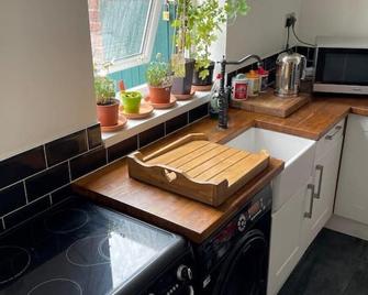 Commuters Getaway - Chesterfield - Cocina