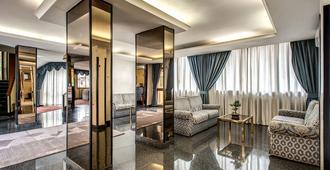 Hotel Santa Maura - Rome - Living room
