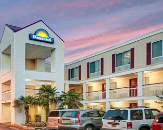Days Inn by Wyndham Marietta-Atlanta-Delk Road - Marietta - Rakennus
