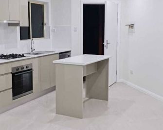 2 Bedroom Granny Flat at 61A Glenn St, Dean Park Nsw close to M7 Motorway - Schofields - Cocina