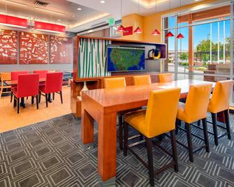 TownePlace Suites by Marriott Bellingham - בלינגהאם - מסעדה