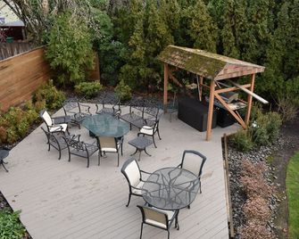 Two Stories Cottage in SE Portland Oregon - Portland - Patio