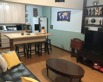 Comfy 2 Bedroom 1 Bath Near Sand Lake and Airport - Anchorage - Living room