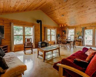 Chalet Le Boisé - Wakefield - Wohnzimmer