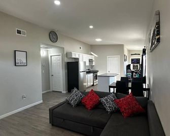 Luxurious home in Central - El Paso - Living room