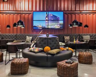 Moxy Amsterdam Houthavens - Amsterdam - Lounge