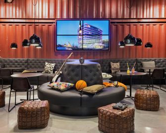 Moxy Amsterdam Houthavens - אמסטרדם - טרקלין