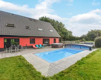 Stunning Home In Saint-Denoeux - Loison-sur-Créquoise - Piscina