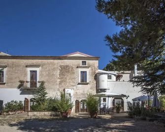 Masseria Citulo - Il Pino Grande - Andria - Building