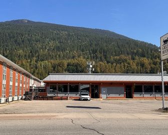 Grizz Hotel - Revelstoke - Edificio