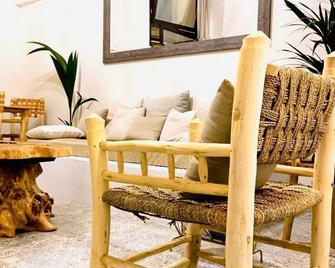 Amira 1899 Luxury Suite - Galatina - Wohnzimmer