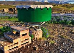 Fossatun Camping Pods & Cottages - Sleeping Bag Accommodation - Borgarnes - Building