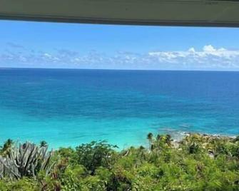 Standard Room with beach view & balcony - Saint Thomas Island