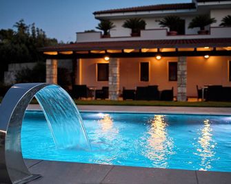 B&b Le Bianche - Noci - Pool