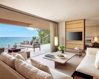 Sani Asterias - Sane - Living room