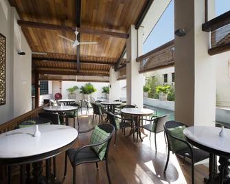 Muntri Grove - George Town - Restaurant
