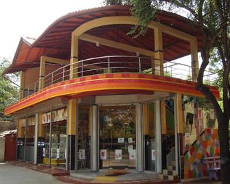 Hotel Mahawasala - Dambulla - Building