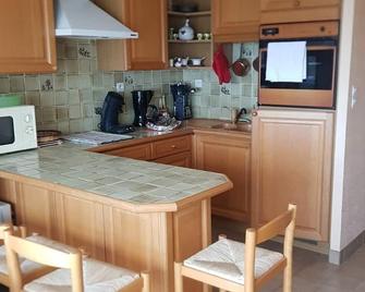 Cozy And Welcoming Apartment - Étel - Cuisine