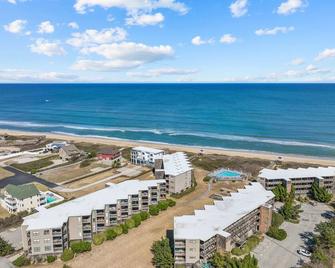 End unit with wonderful ocean views! - Duck - Beach
