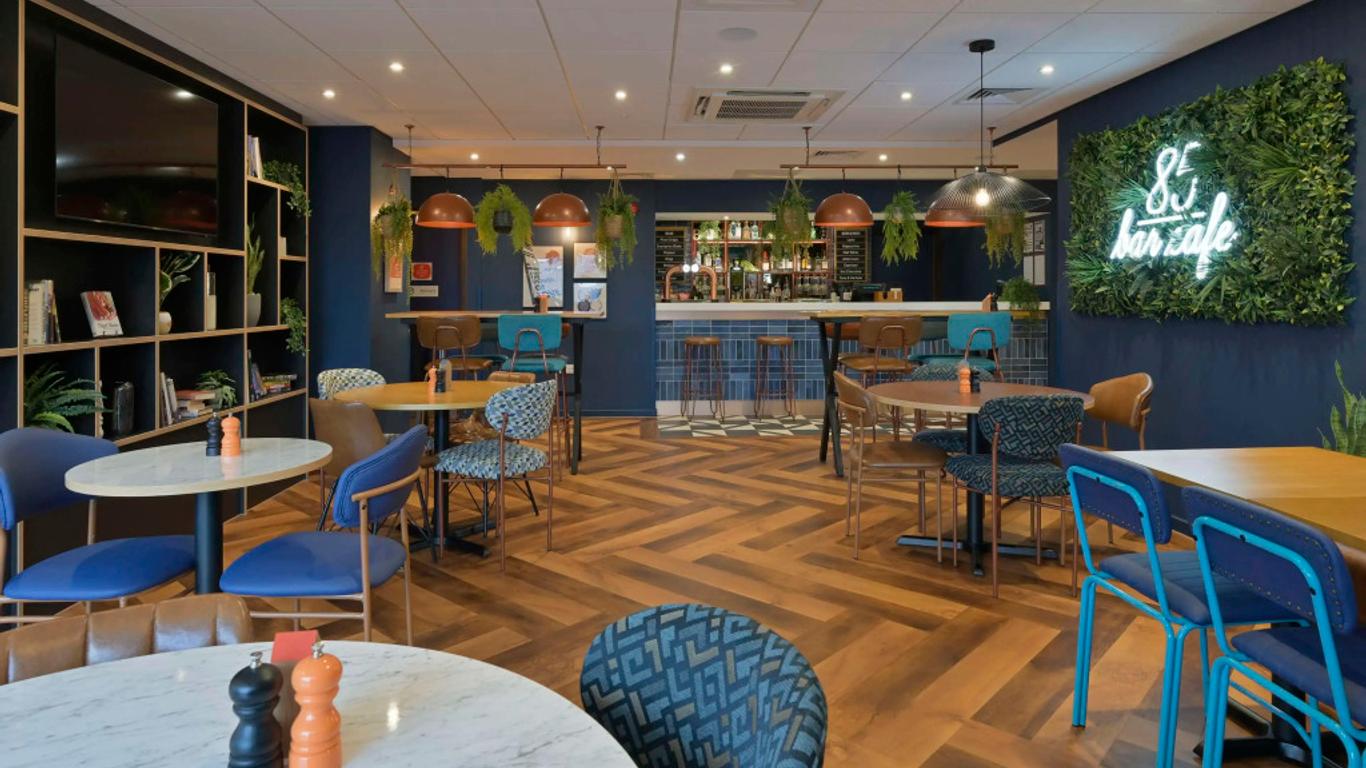 Travelodge Altrincham Central