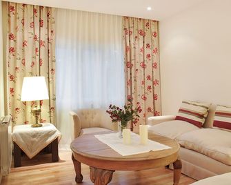 Kau Yatún Hotel Boutique - אל קאלאפטה - סלון
