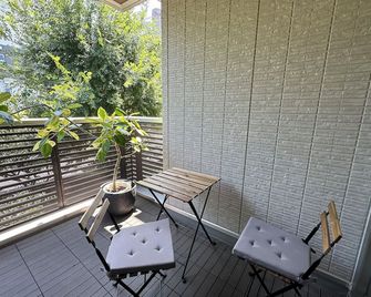 Elegant Modern 3-bedroom in enjoyable hip central Ropponmatsu, Fukuoka - Fukuoka - Balkon