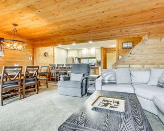 Pristine Resort Townhome 2 Mi to Seven Springs Mtn - Champion - Sala de estar