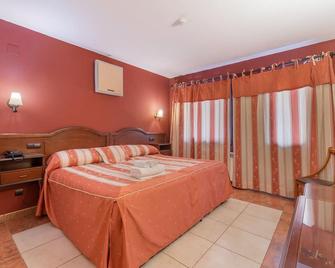 Hotel Puerta De Javalambre - La Puebla de Valverde - Habitación