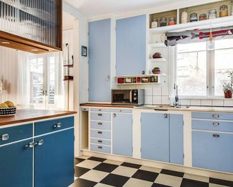 Retro Retreat with Modern Comforts - Estocolmo - Cocina