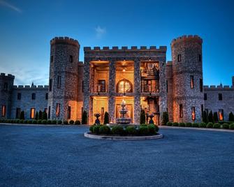 Kentucky Castle - Versailles