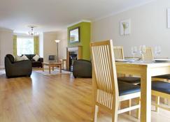 Close to Bunratty Castle and 15 minutes to Shannon Airport - Bunratty - Jadalnia