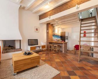 Beautiful and cozy monumental house in the city center. - Amersfoort - Living room