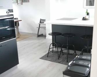 Ferienhaus am Neustädter See mit Großem Garten und Spielplatz, 5 Minuten zum See - Neustadt Glewe - Cocina