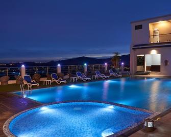 Purest Hotel Sungai Petani - Sungai Petani - Pool